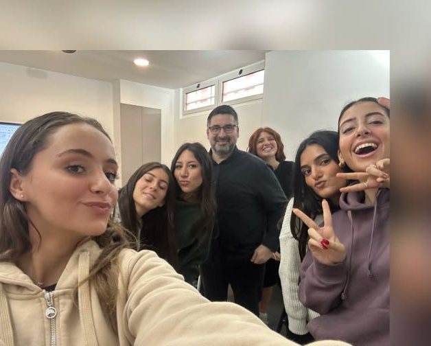 Gabriel Soussan avec les étudiants de la classe B1 Chef de projet marketing e-commerce à l'IAD Business School